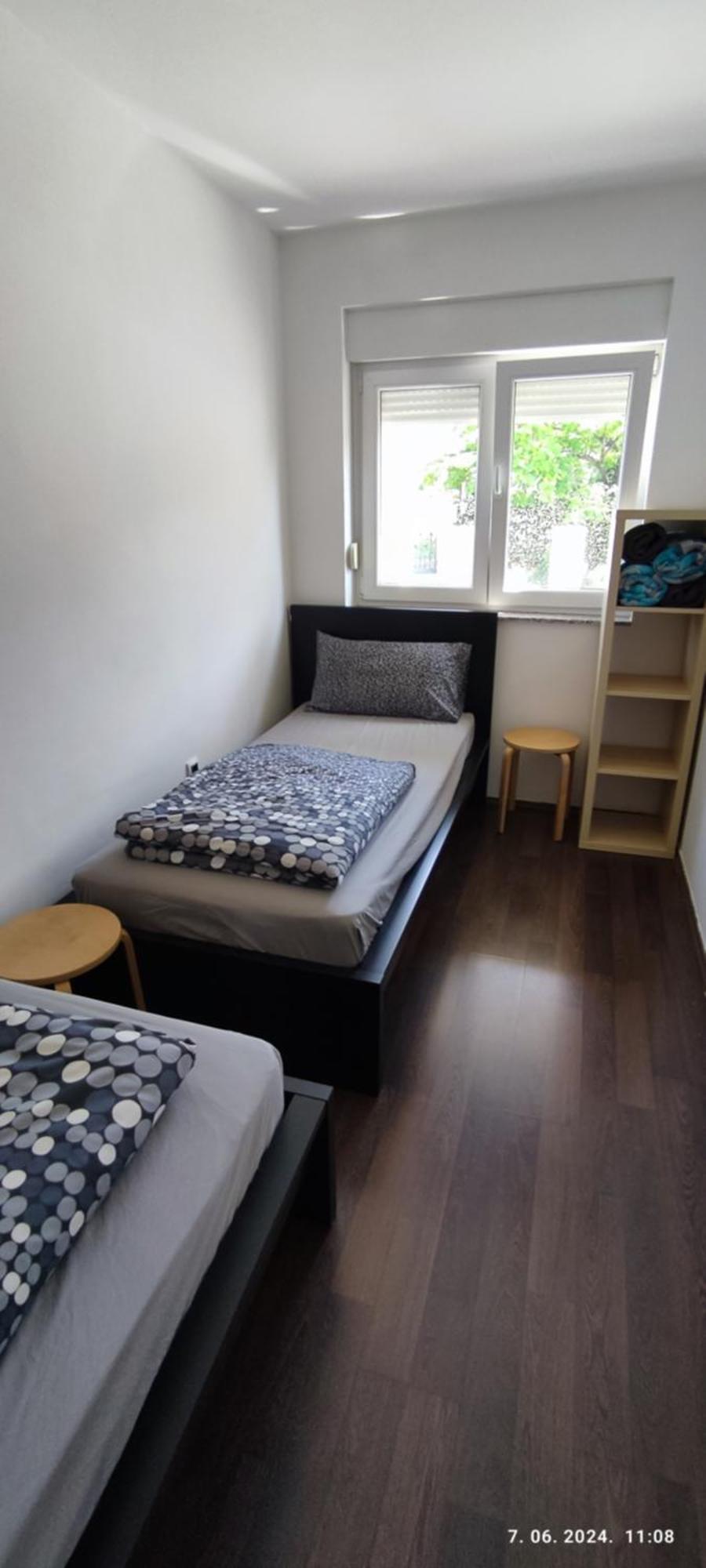 Apartments Emma Кострена Стая снимка